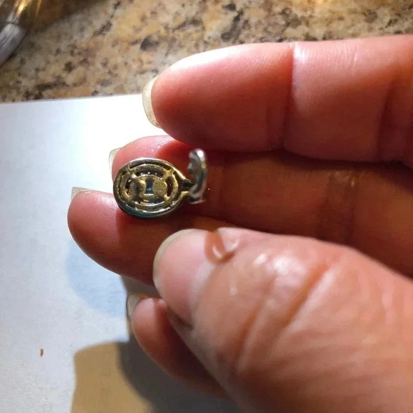 2 pieces lot of Silver Heart Pendant and 1 Side of Earrings - Picture 3 of 6